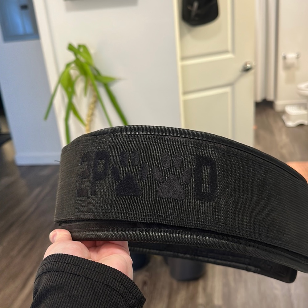 Weightlifting belt